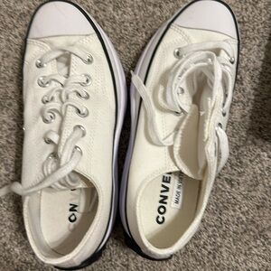 Women’s Converse size 6.5 white platform hiker shoes so comfey i